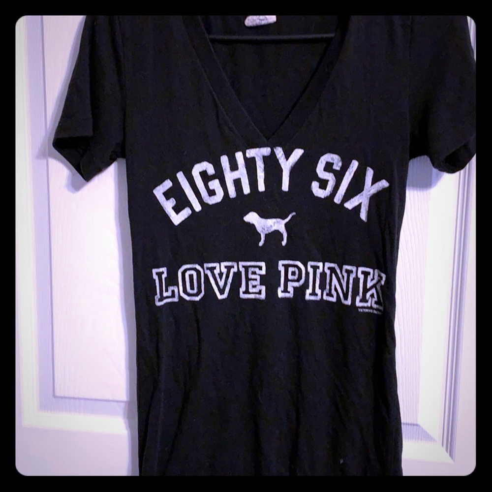Black VS short sleeve shirt
